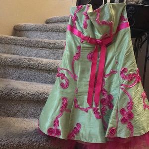 Strapless formal dress